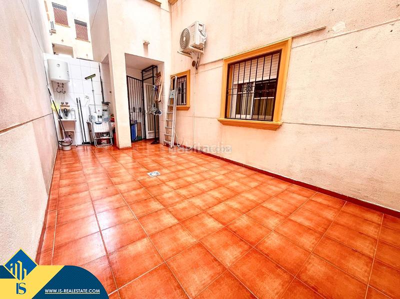 Foto 82cc4a3d-6819-4d42-abe1-12a56031405d. Casa bungalow con piscina comunitaria, en la provincia de alicante, en la ciudad costa. 2 habitaciones | 75 m² | 3 kilómetr en Orihuela