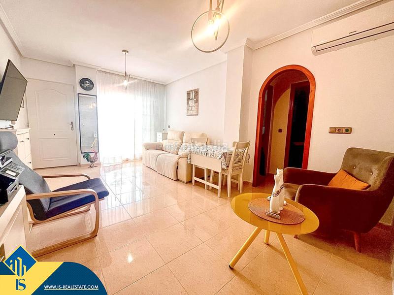 Foto f60c01b9-52c9-4dbf-897a-3038f3ebd5a9. Casa bungalow con piscina comunitaria, en la provincia de alicante, en la ciudad costa. 2 habitaciones | 75 m² | 3 kilómetr en Orihuela