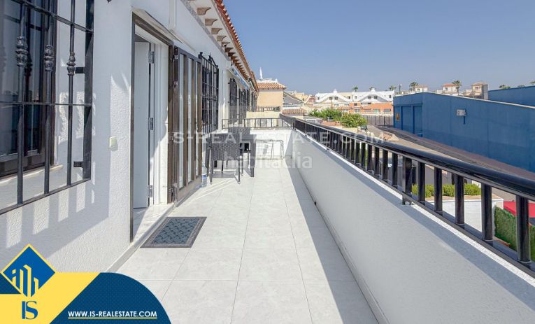 Foto 61e788fe-ff85-4e2d-a835-b6af4a48c9fc. Casa amb aparcament piscina a Miramar - Torre del Moro Torrevieja