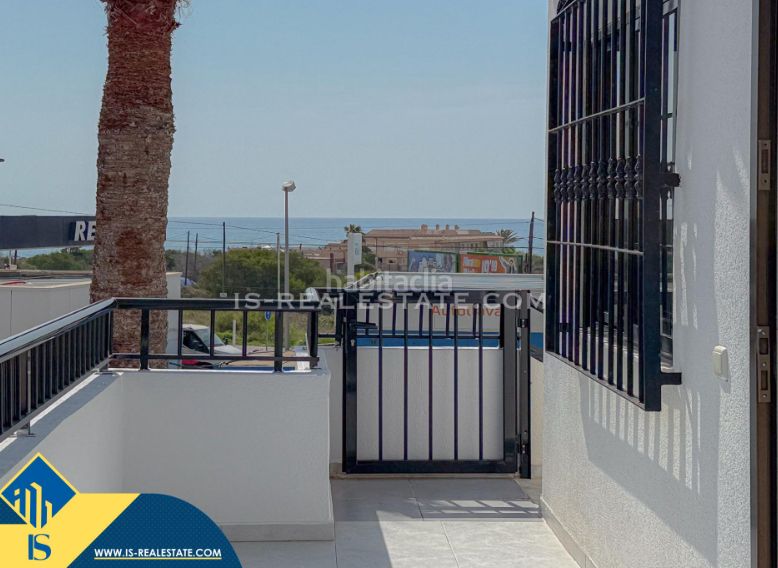 Foto 72a1b0dc-7fd6-463c-a3c8-a701da4e8fe7. Casa amb aparcament piscina a Miramar - Torre del Moro Torrevieja