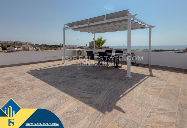Foto 7526090f-bdd9-4c61-9eef-95f68fa37963. Casa amb aparcament piscina a Miramar - Torre del Moro Torrevieja