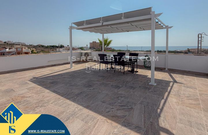 Foto 820834aa-e3bb-40bb-afde-b0a30f70fe38. Casa amb aparcament piscina a Miramar - Torre del Moro Torrevieja