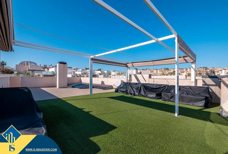 Foto af24cc55-3075-43c9-8a46-bfdfbfcdab5c. Chalet con riscaldamento parcheggio piscina in Los Almendros Orihuela