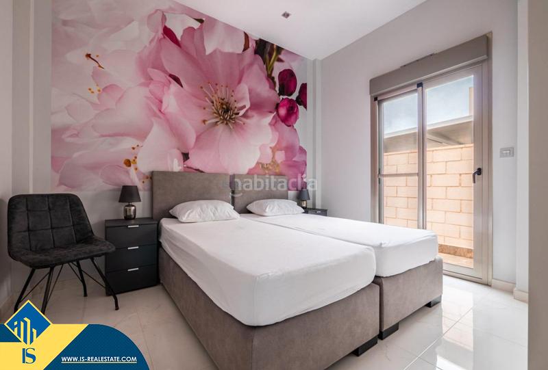 Foto b14fc367-92da-4b83-be64-7f4028042c76. Chalet con riscaldamento parcheggio piscina in Los Almendros Orihuela