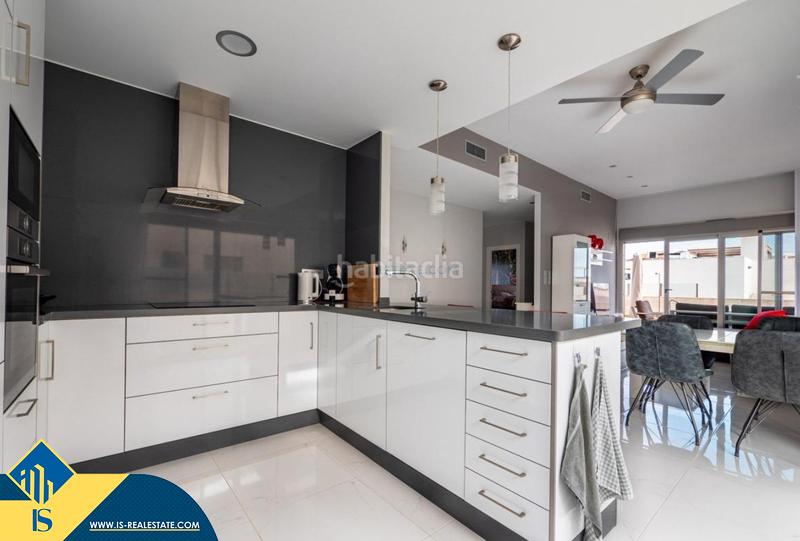 Foto b3c000bc-c4be-4a9c-8329-4421d6879c55. Chalet con riscaldamento parcheggio piscina in Los Almendros Orihuela