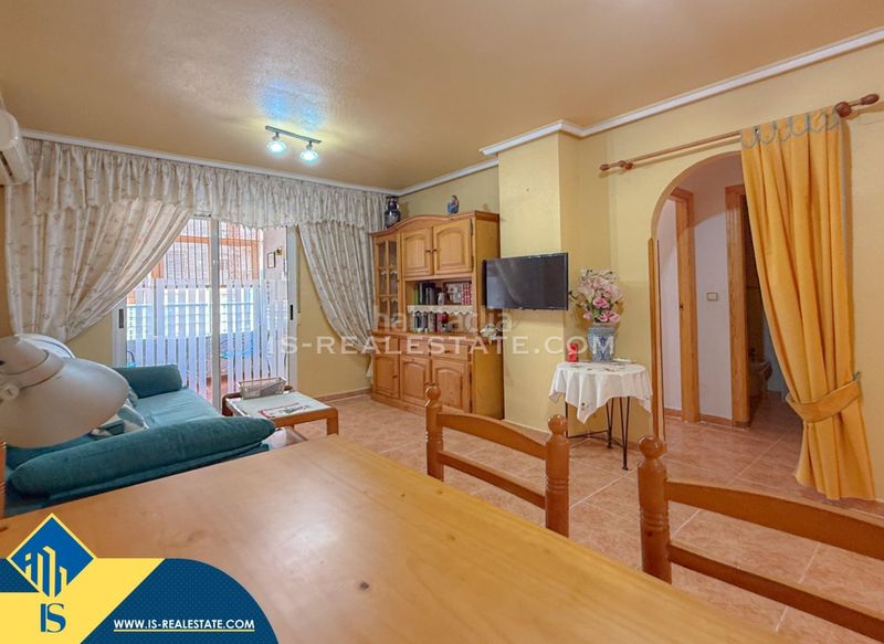 Foto 449e01f1-b47f-4ac2-9d8f-89028f21ec2a. Apartament amb calefacció piscina a Aguas Nuevas Torrevieja