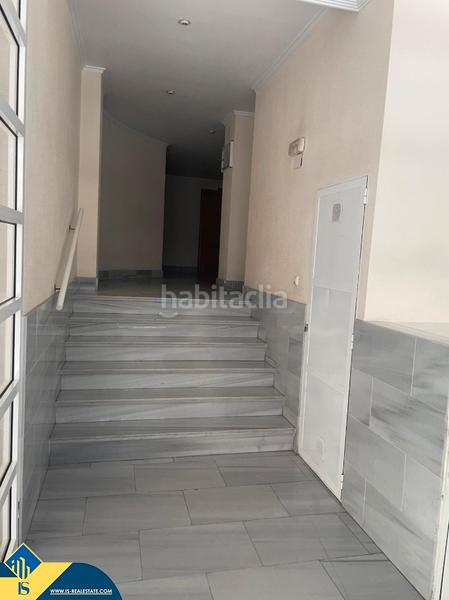 Foto 27cb33eb-5a97-4e99-9184-7f41c00194fc. Ático  con piscina comunitaria, en la provincia de alicante, en la ciudad . 1 habitación | 45 m² | 700 metros del mar en Torrevieja