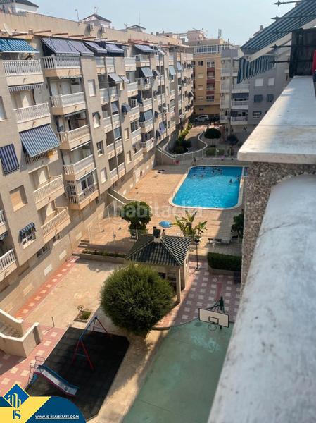 Foto 70a91c02-910e-4b7b-833c-7af33960d8e1. Ático  con piscina comunitaria, en la provincia de alicante, en la ciudad . 1 habitación | 45 m² | 700 metros del mar en Torrevieja