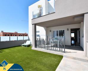 Maison à San Miguel de Salinas. Casas en construcción con terraza, en la provincia de alicante,