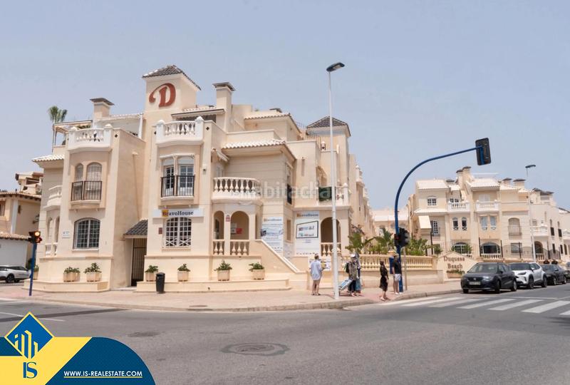 Foto 6bfe78f5-492c-48c5-9cca-e1a323f8e885. Apartament amb xemeneia calefacció aparcament piscina a Torrevieja