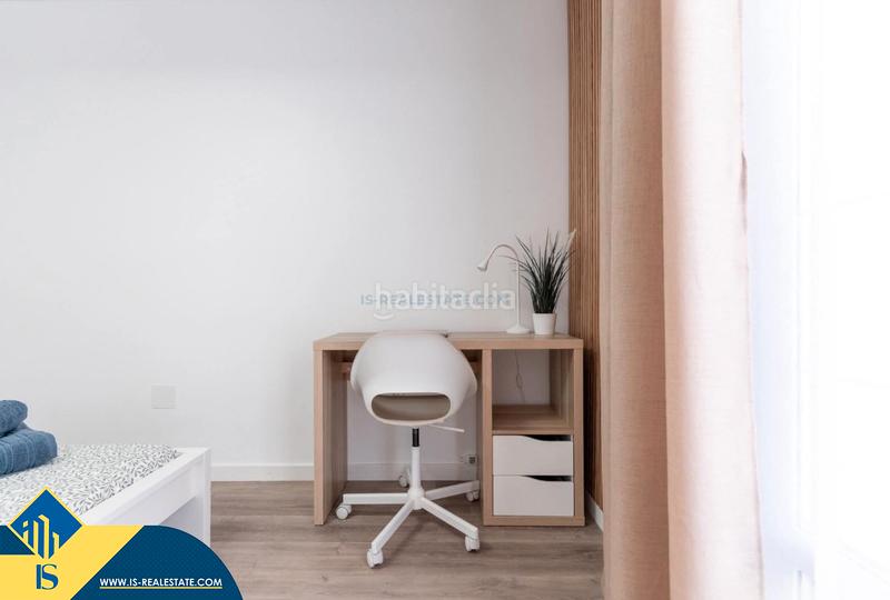 Foto a225bc7d-13f2-491f-b53b-2400eb0d9e6e. Apartament amb xemeneia calefacció aparcament piscina a Torrevieja