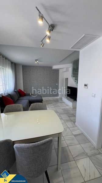 Foto 5a7abc64-e779-45aa-8eb7-e1c24c8601b1. Casa adossada amb calefacció aparcament piscina a Torrevieja