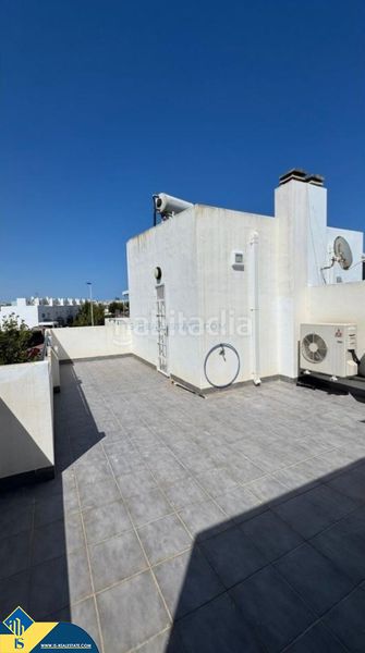 Foto 9190855c-db37-4c53-b80b-2b81f53cf9c5. Casa adossada amb calefacció aparcament piscina a Torrevieja