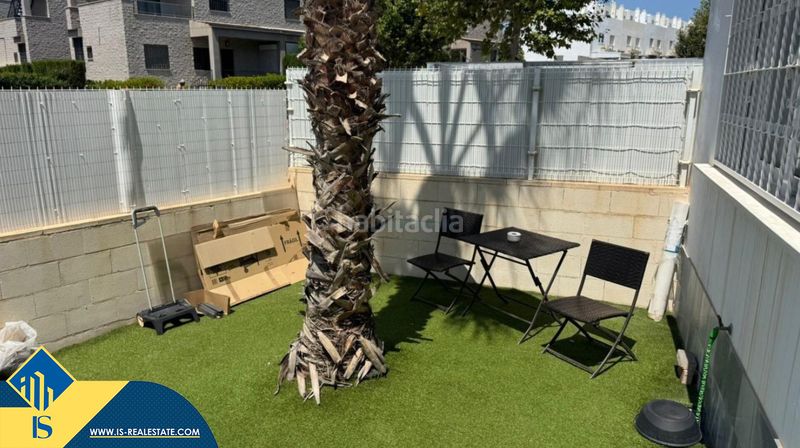 Foto a26469e3-9c11-49b1-a8bd-b92cbebb6e9f. Casa adossada amb calefacció aparcament piscina a Torrevieja
