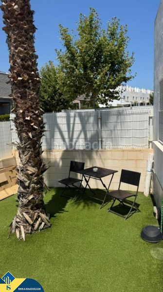 Foto bc2e1fba-9f8f-4884-a566-f25a54fff1c0. Casa adossada amb calefacció aparcament piscina a Torrevieja