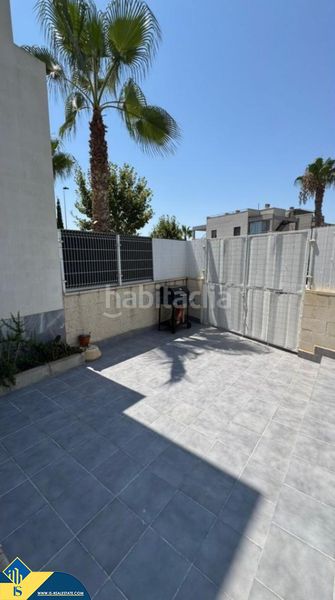 Foto c65f9fda-423c-44a5-b5f4-206541655140. Casa adossada amb calefacció aparcament piscina a Torrevieja