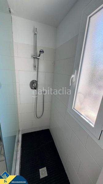 Foto cc8d58e1-41b0-4df6-9c2e-678a08e39e87. Casa adossada amb calefacció aparcament piscina a Torrevieja