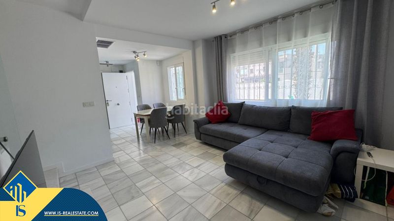 Foto f856dc4e-4379-460b-9801-823df7dc269d. Casa adossada amb calefacció aparcament piscina a Torrevieja
