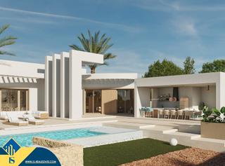 Xalet a Algorfa. Casas en construcción con piscina, en la provincia de alicante,
