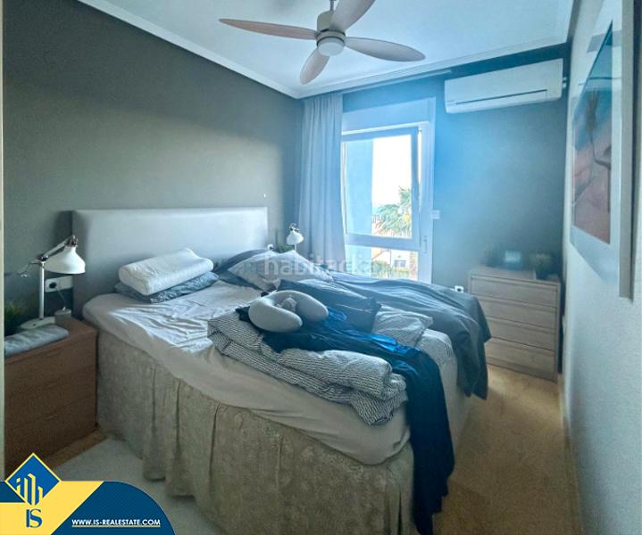 Foto f22b0d5e-ba66-44eb-8553-968a86939148. Chalet mit parking pool in Campoamor Orihuela