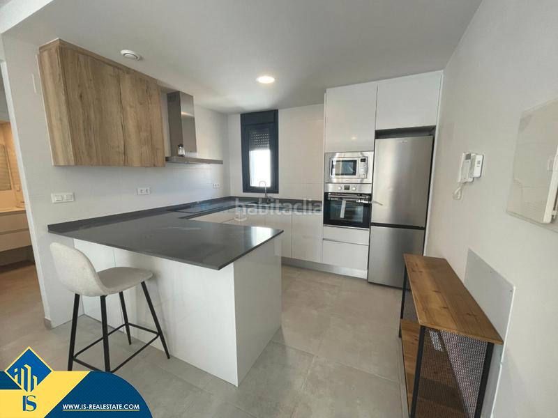 Foto e94a943d-de5c-4730-8d11-950cc0fcd138. Dúplex ático dúplex con piscina comunitaria, en la provincia de alicante, en la ciudad costa. 2 habitaciones | 60 m² | 3 kiló en Orihuela