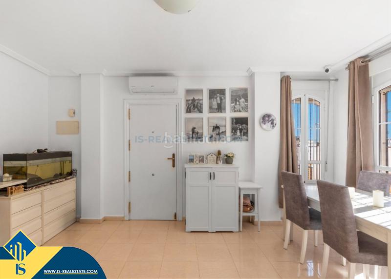 Foto 1e62da7f-820d-4613-b59a-345b35d34413. Piso dúplex con terraza en la provincia de alicante, en la ciudad costa. 4 habitaciones | 103 m² | 2 kilómetros del mar en Orihuela