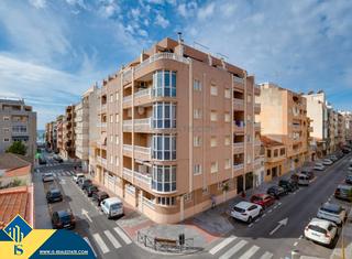 Etagenwohnung in Antonio Machado. Apartamento con terraza, en la provincia de alicante, en la ciud