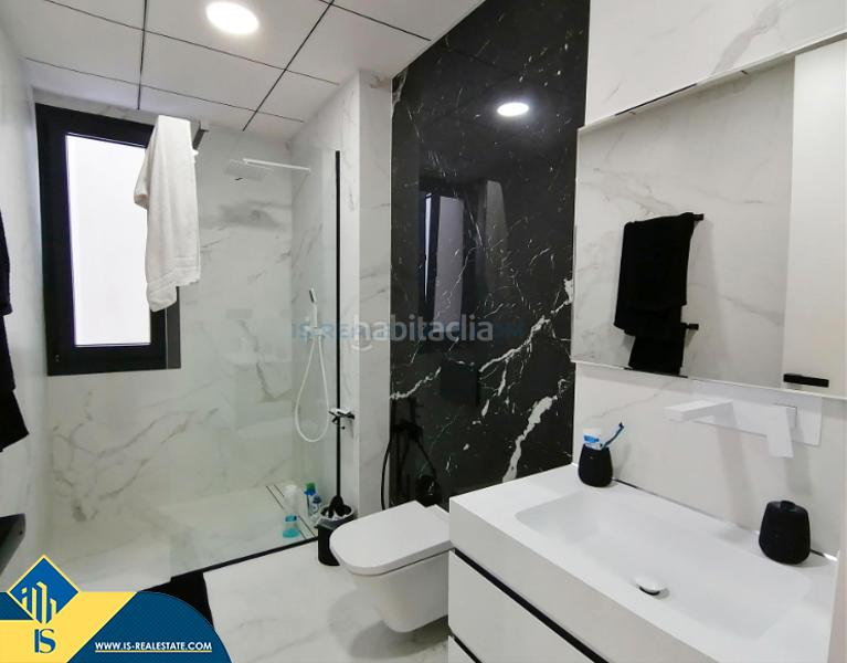 Foto 33ff5349-2ee5-4edc-ab2f-0b89066fec92. Chalet avec parking piscine dans Foietes Benidorm