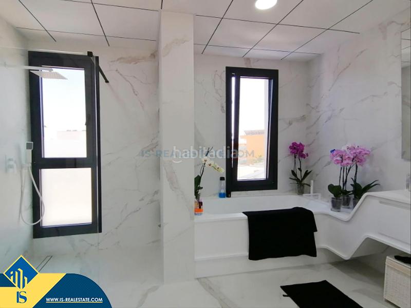 Foto a6164af8-80e9-4e44-95b7-75ecd4d76048. Chalet avec parking piscine dans Foietes Benidorm