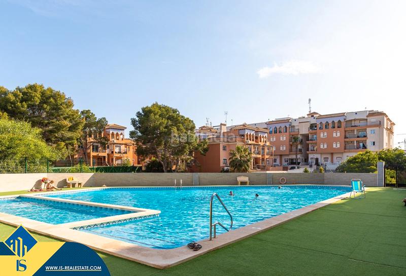 Foto 9f7d67f5-e8af-4b4b-b90c-4f9e32031661. Dúplex amb calefacció piscina a Playa Flamenca Orihuela