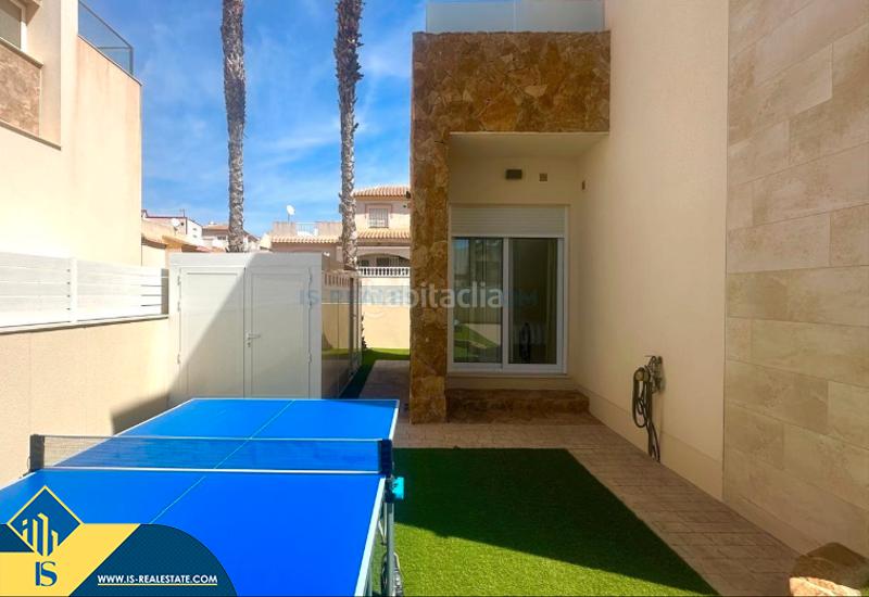 Foto 5a97e891-c25a-48c9-a250-8518a7701718. Chalet avec parking piscine dans Zona los Frutales Torrevieja