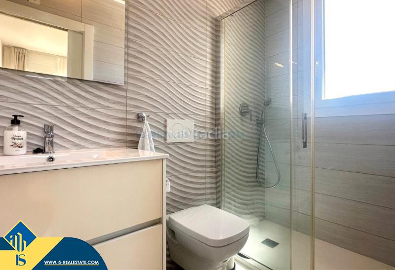 Foto 621fb8d7-23e9-406c-a2b7-556bd570d8d8. Chalet avec parking piscine dans Zona los Frutales Torrevieja