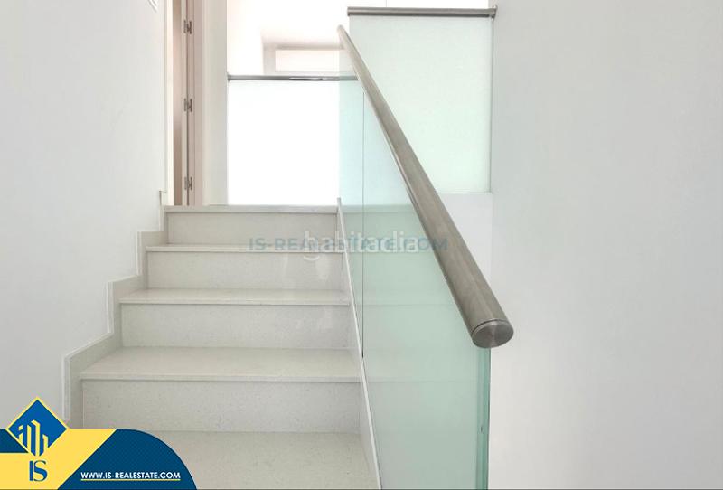 Foto 80b302ea-7d50-49b5-829d-a266f591d1c4. Chalet avec parking piscine dans Zona los Frutales Torrevieja