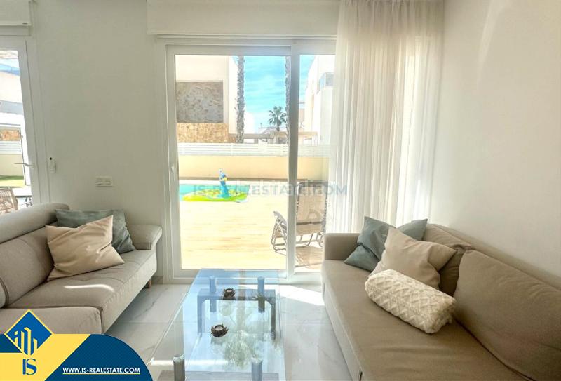 Foto a1d7a5cc-c685-46e4-9e57-c67ebbc0accb. Chalet avec parking piscine dans Zona los Frutales Torrevieja