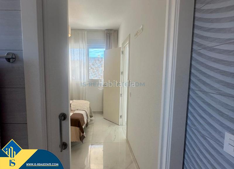 Foto ca79ad24-1a94-45cc-a27e-cd29629da301. Chalet avec parking piscine dans Zona los Frutales Torrevieja