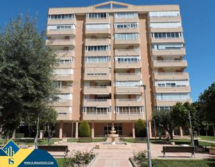 Appartement à Playa de San Juan. Apartamento con piscina comunitaria, en la provincia de alicante