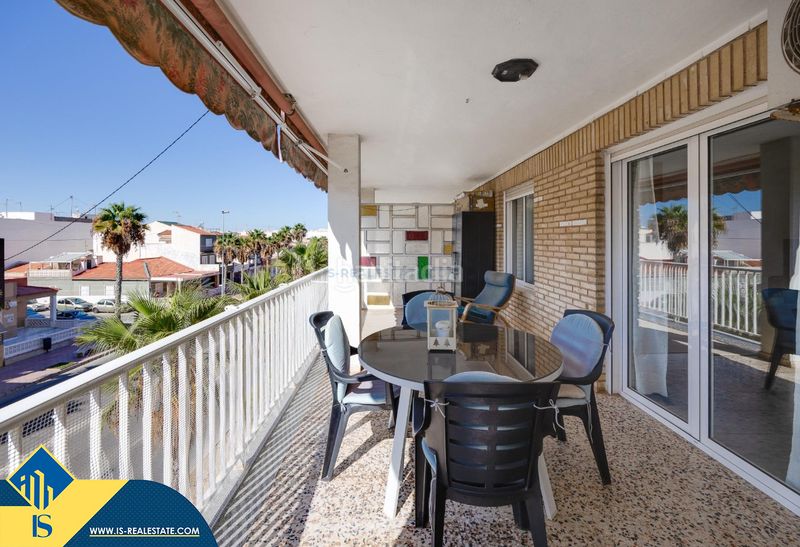 Foto 325ab44f-4cbe-4613-9e5f-6088a385982e. Apartament amb calefacció a Playa de los Náufragos Torrevieja