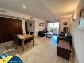 Apartament a Punta Prima. Apartamento con piscina comunitaria, en la provincia de alicante