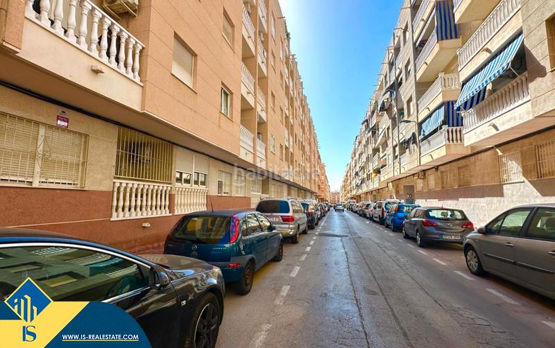 Foto 4f03889c-df07-4df8-aa21-0e5a8f3a74f9. Piccolo appartamento con riscaldamento parcheggio piscina in Torrevieja