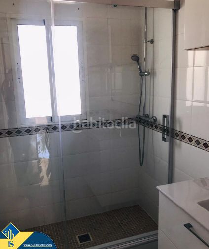 Foto 29704845-c817-43e6-becf-34ac1d7a5319. Chalet villa renovada con piscina privada, en la provincia de alicante, en la ciudad , en la zona de el chaparral. 3 habitac en Torrevieja