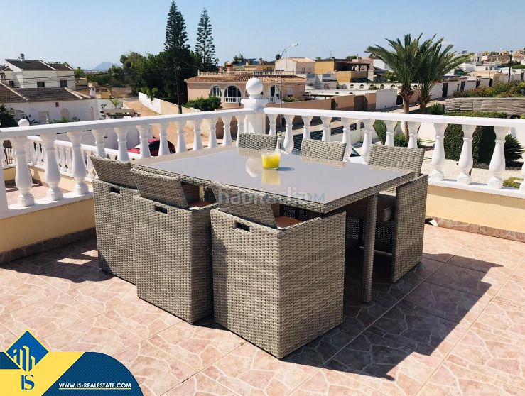 Foto 5e86e400-9942-40a1-8412-19e9ac00b2c6. Chalet villa renovada con piscina privada, en la provincia de alicante, en la ciudad , en la zona de el chaparral. 3 habitac en Torrevieja