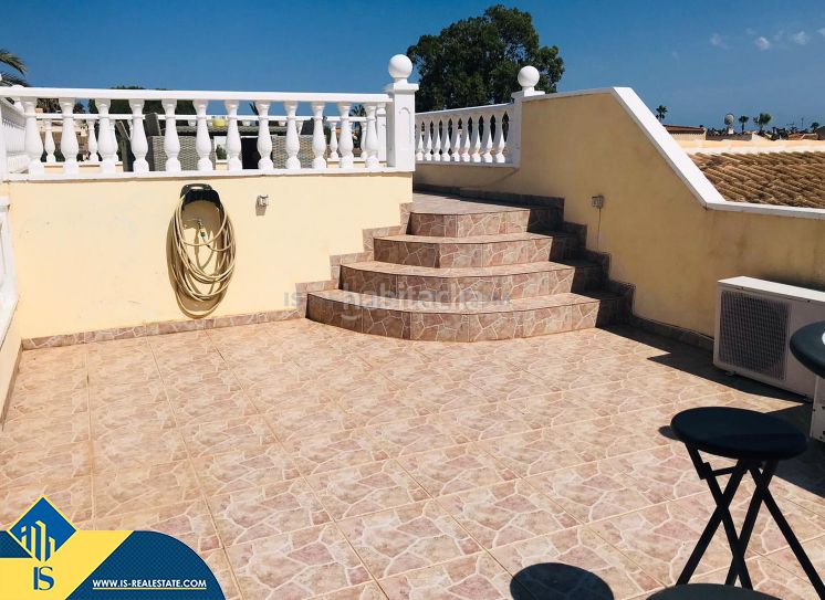 Foto 69c23bef-f5c1-4650-9bdf-c3dc550b6aa7. Chalet villa renovada con piscina privada, en la provincia de alicante, en la ciudad , en la zona de el chaparral. 3 habitac en Torrevieja