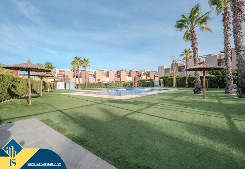 Foto d9fd26ea-96f1-4ee3-a46e-78f3e3dc61bb. Piso apartamento con piscina comunitaria, en la provincia de alicante, en la ciudad , en la zona de la mata. 2 habitacione en Torrevieja