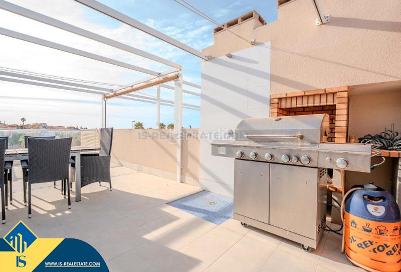 Foto f184600f-5e17-4776-862a-d0b1551353b2. Piso apartamento con piscina comunitaria, en la provincia de alicante, en la ciudad , en la zona de la mata. 2 habitacione en Torrevieja