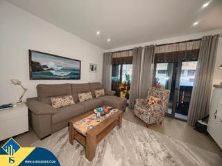 Appartement à Las Piscinas Naturales. Apartamento con piscina comunitaria, en la provincia de alicante
