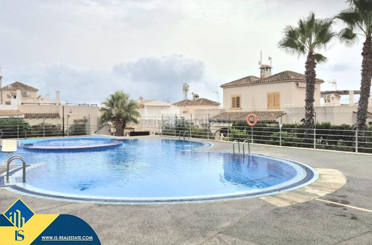 Foto 3cb4db08-f3c3-428e-9234-49d13f8aa3f1. Chalet with parking pool in Los Balcones-Los Altos Torrevieja
