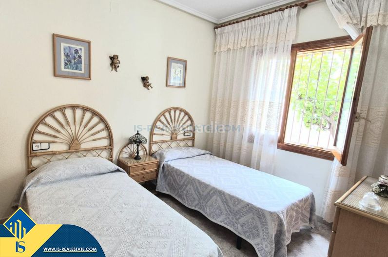 Foto 4777d620-5939-4b41-8430-bbfdfa46e8a6. Chalet with parking pool in Los Balcones-Los Altos Torrevieja