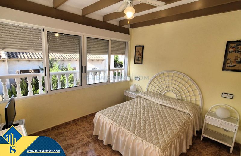 Foto 7d1463f1-a4b1-402f-a2db-2510ea795cb0. Chalet with parking pool in Los Balcones-Los Altos Torrevieja