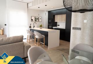 Casa in Pilar de la Horadada Ciudad. Casas en construcción con piscina comunitaria, en la provincia d