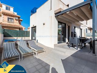 Chalet in Parque Acuático - Sector 25. Villa con piscina privada, en la provincia de alicante, en la ci